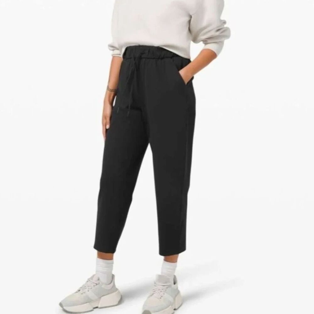 Lululemon Keep Moving Crop High Rise, Size 6 (D3)